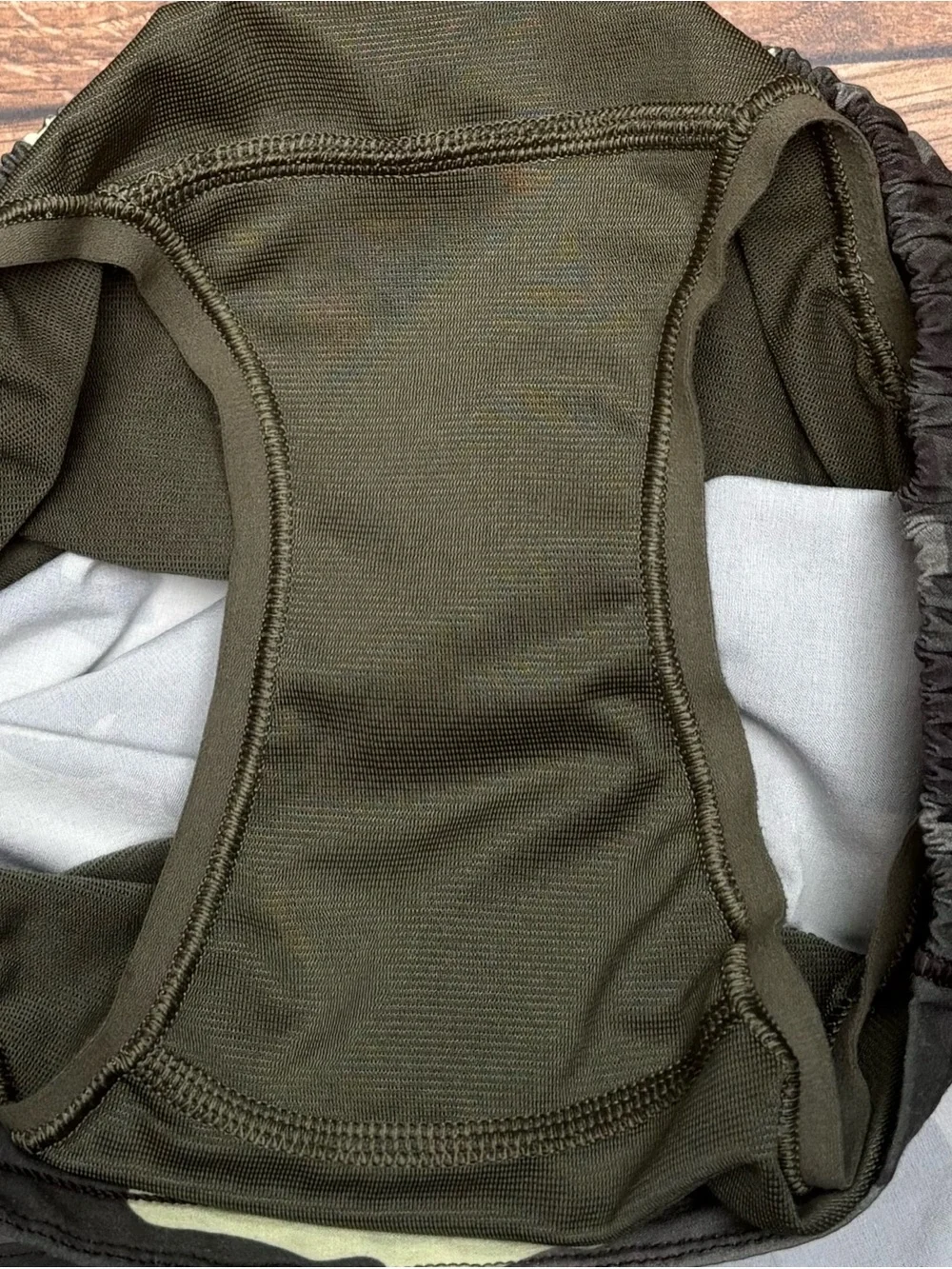 Lululemon Hotty Hot Low Rise Shorts 2.5